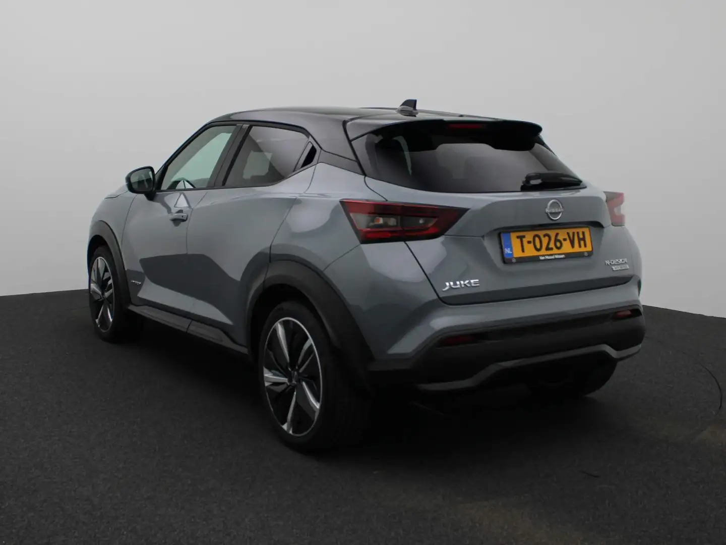 Nissan Juke 1.6 Hybrid N-Design | Automaat | Achteruitrijcamer Grijs - 2