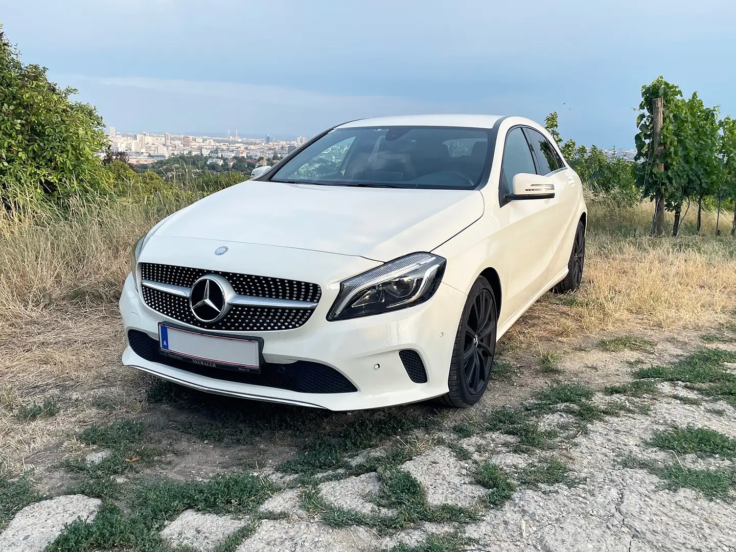Mercedes-Benz A 200 A 200 d 4MATIC Aut. Weiß - 2