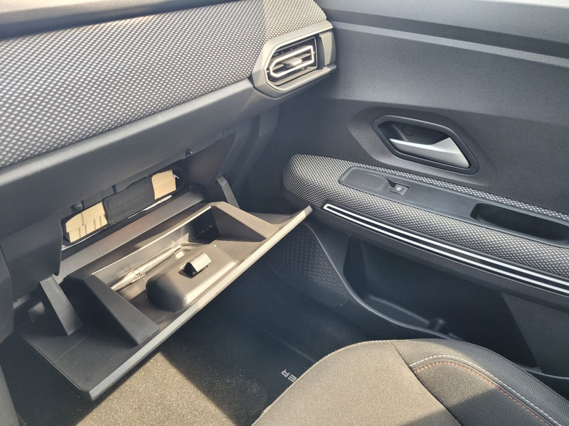 Dacia Jogger Extreme — photo 17