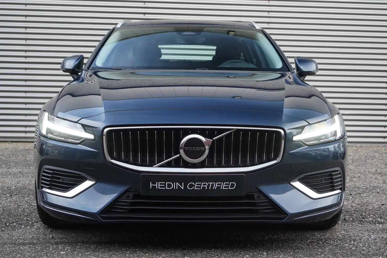 Volvo V60 T6 Plug-in hybrid AWD Essential Bright | Adaptive Blu/Azzurro - 2