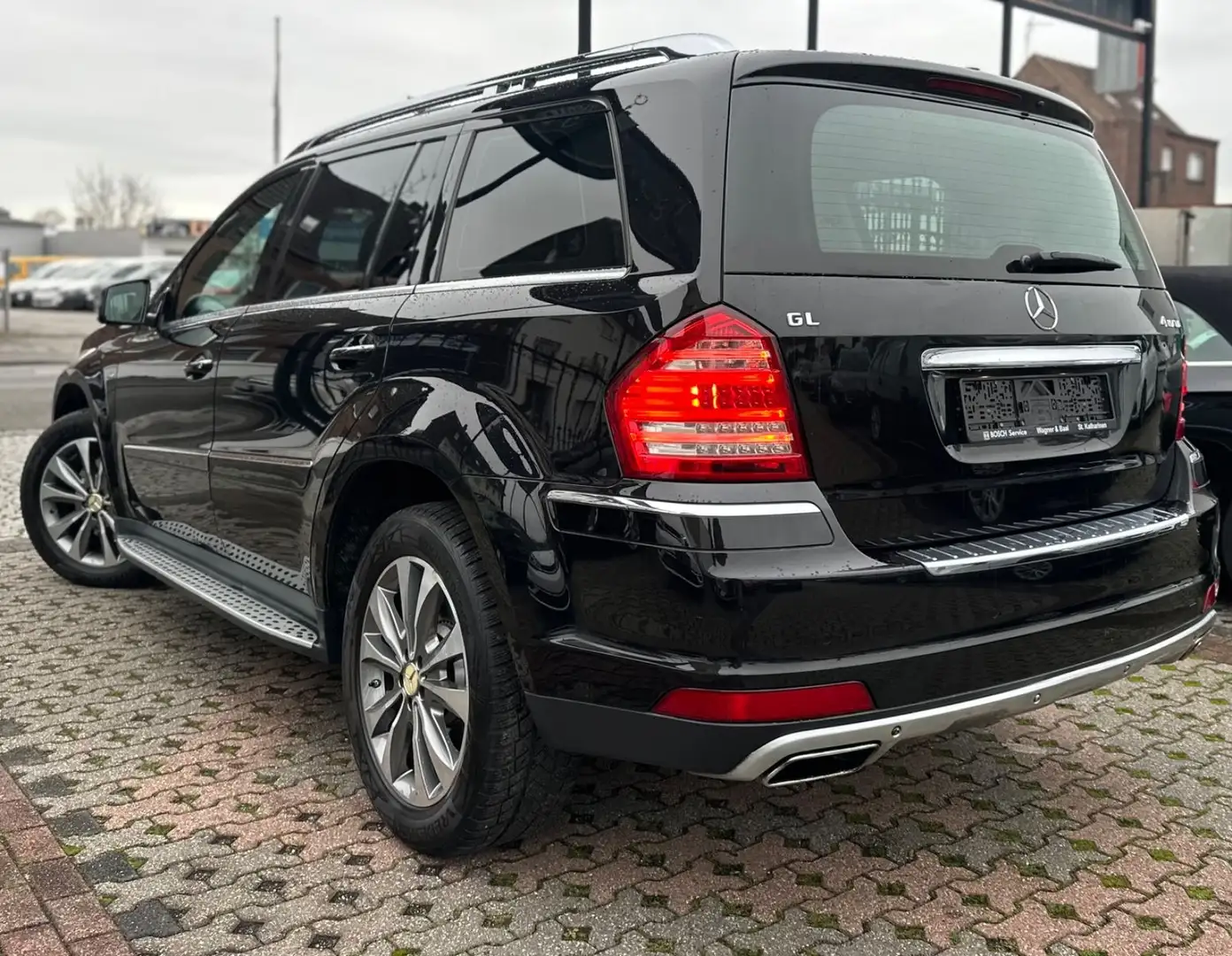 Mercedes-Benz GL 350 4Matic*Bi-XENON*LEDER-KAM-TEMPO-NAVI-LFW Чорний - 2