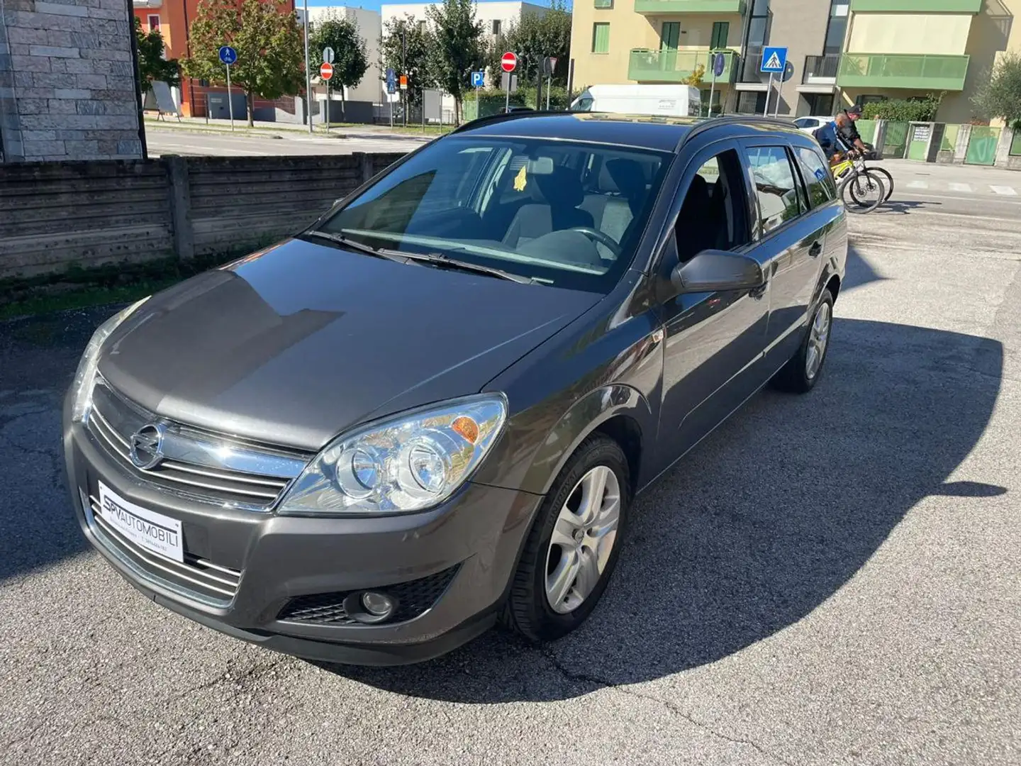 Opel Astra 1.6 BENZINA Station Wagon Enjoy Grau - 2