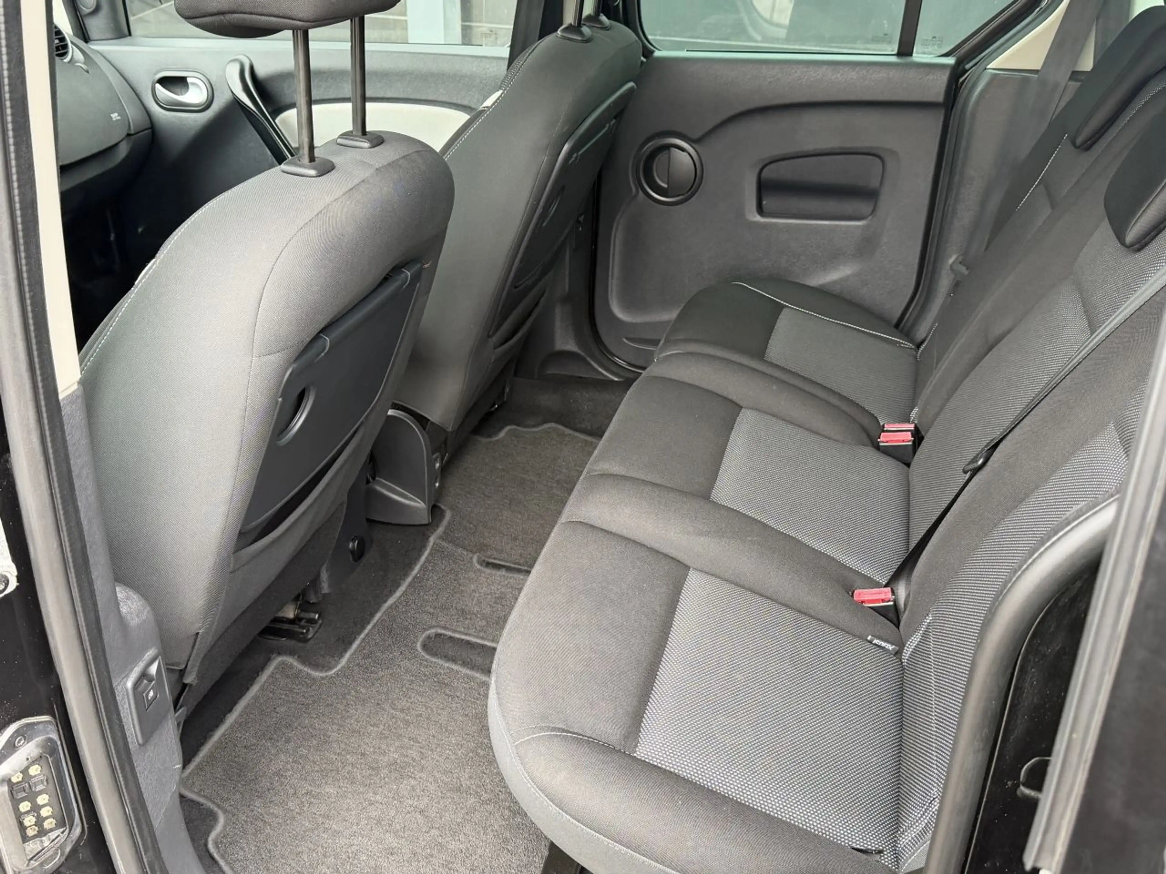 Renault Kangoo 1.5 dCi Limited Navi Clima PDC EURO-6 — photo 11