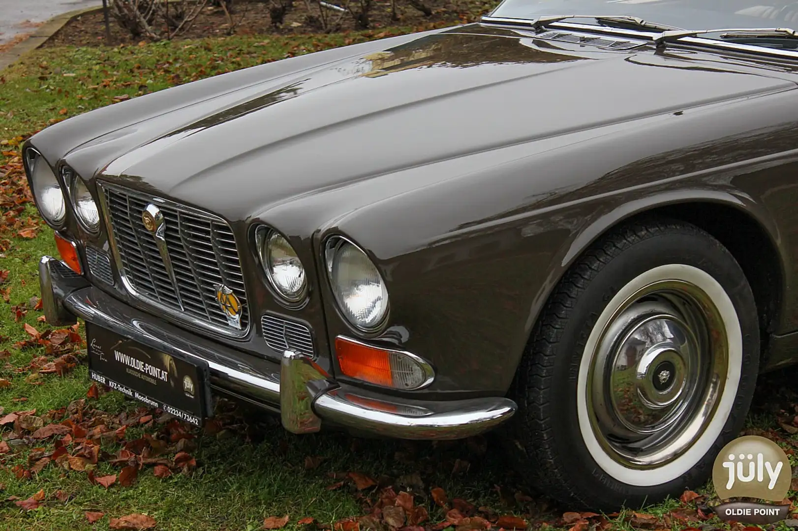 Jaguar XJ 6 4.2 S.I in besonderer Farbkombination Braun - 2
