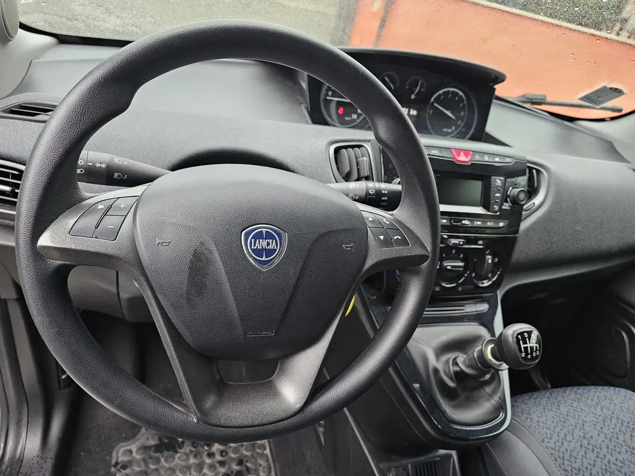 Lancia Ypsilon 2022 — фото 15