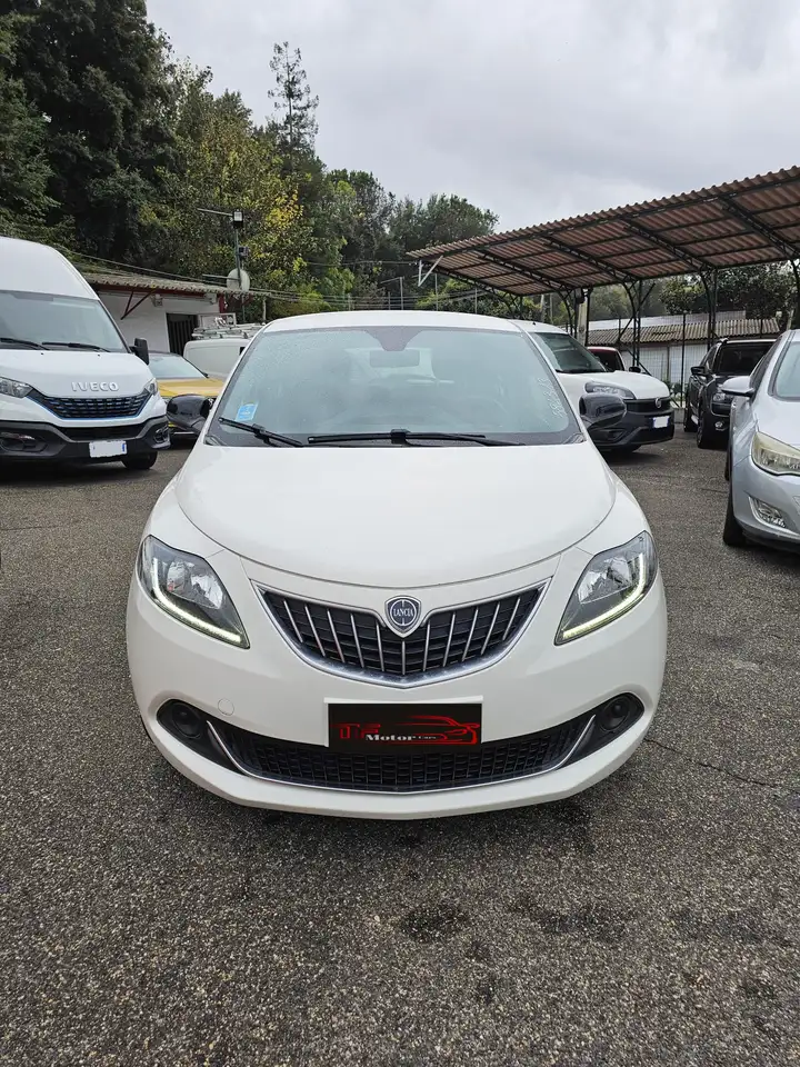 Lancia Ypsilon 2022 — фото 7