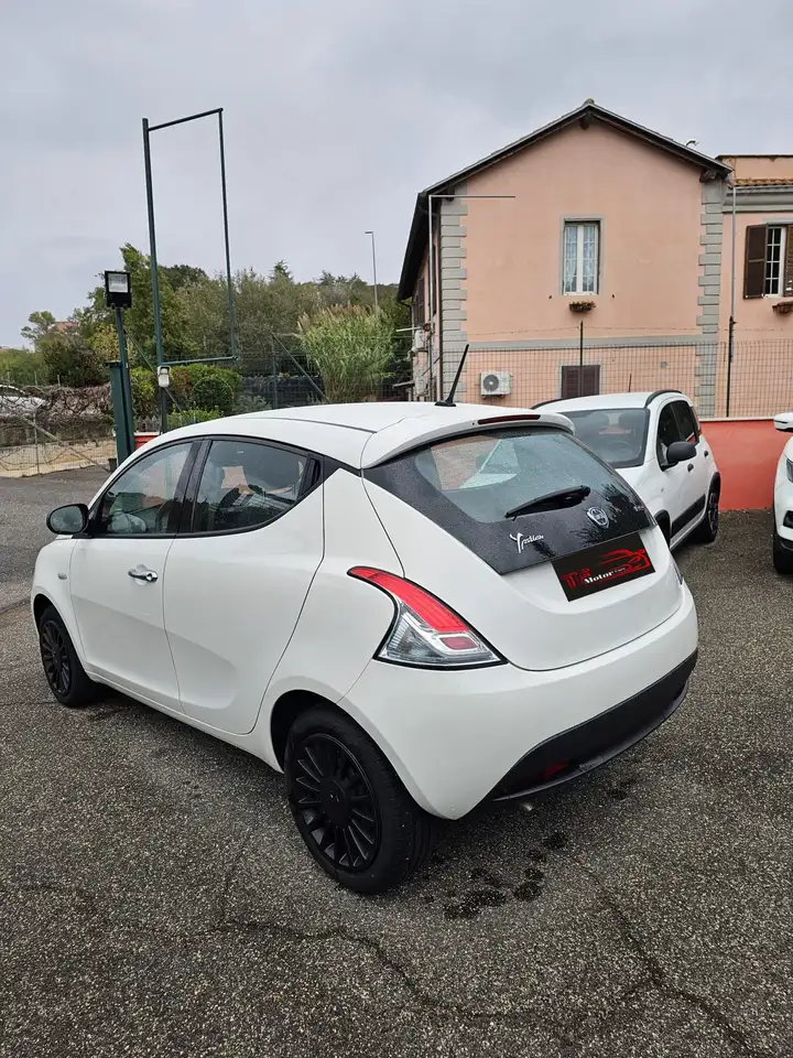 Lancia Ypsilon 2022