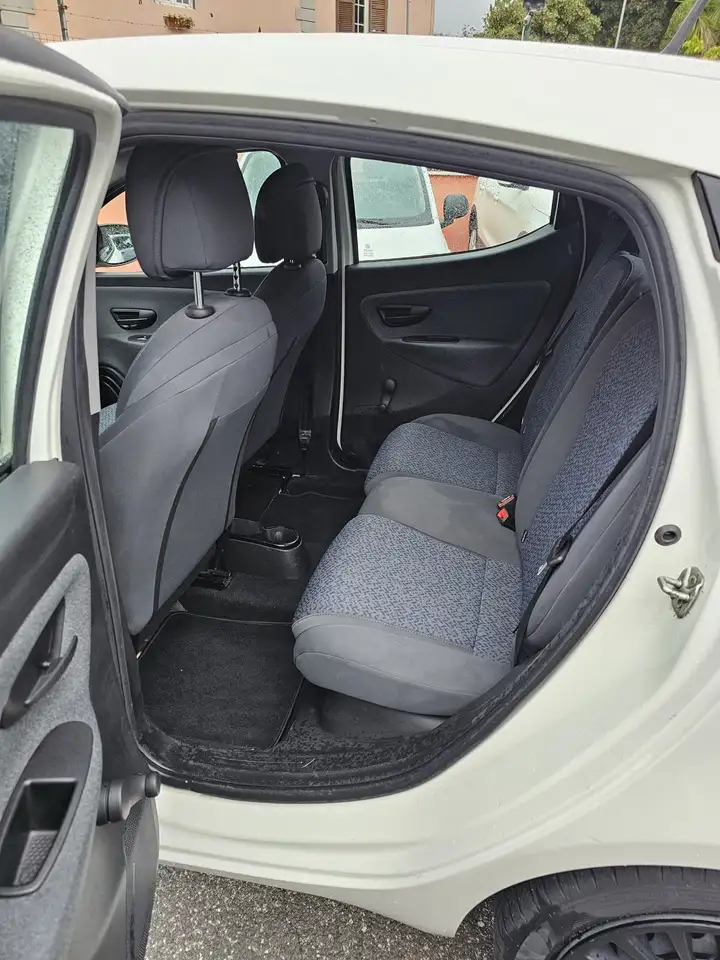 Lancia Ypsilon 2022 — фото 13