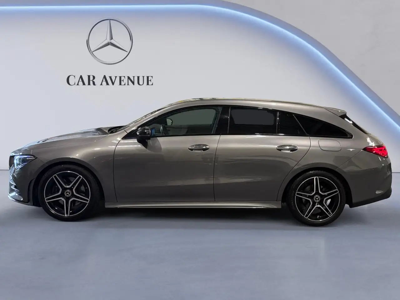 Mercedes-Benz CLA 200d Shooting Brake AMG Line, миниатюра 4