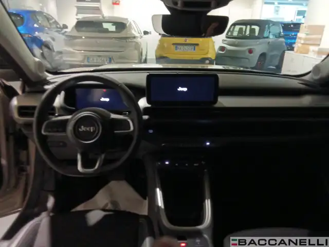 Jeep Avenger view 14