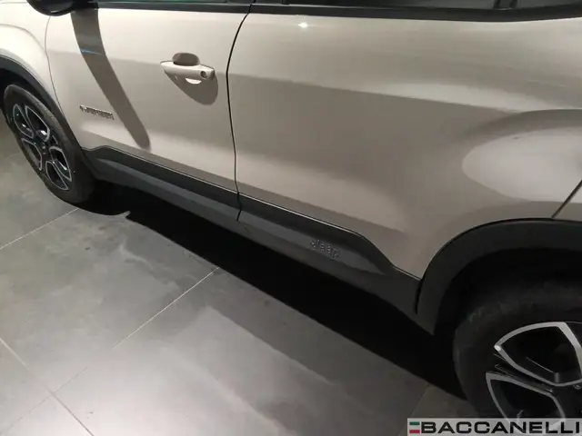 Jeep Avenger view 8