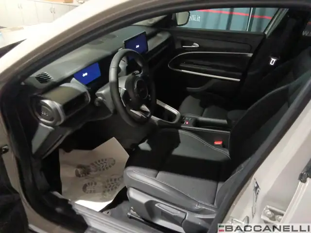 Jeep Avenger view 13