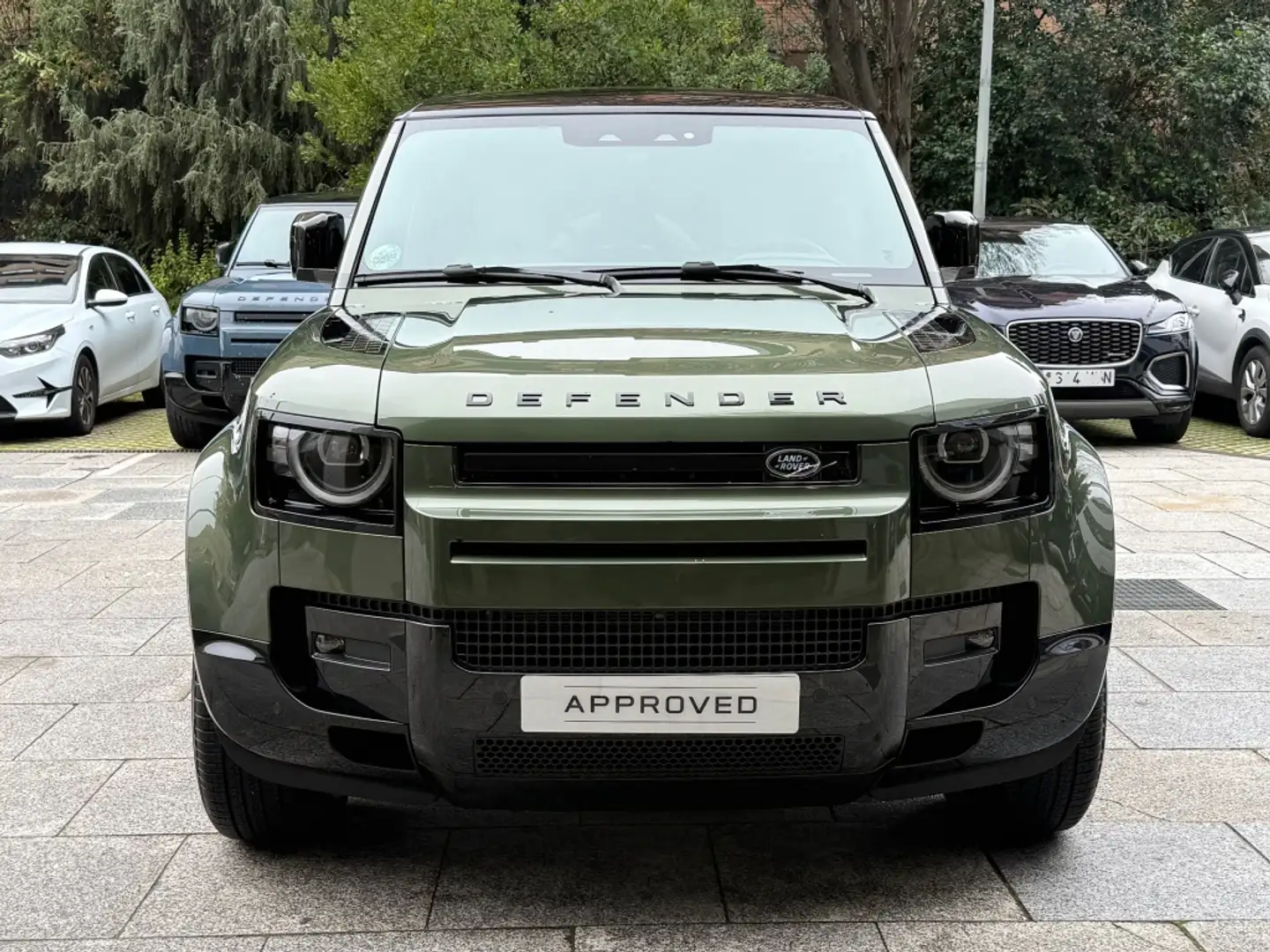 Land Rover Defender 110 3.0D l6 MHEV X-Dynamic SE AWD Aut. 250 Verde - 2