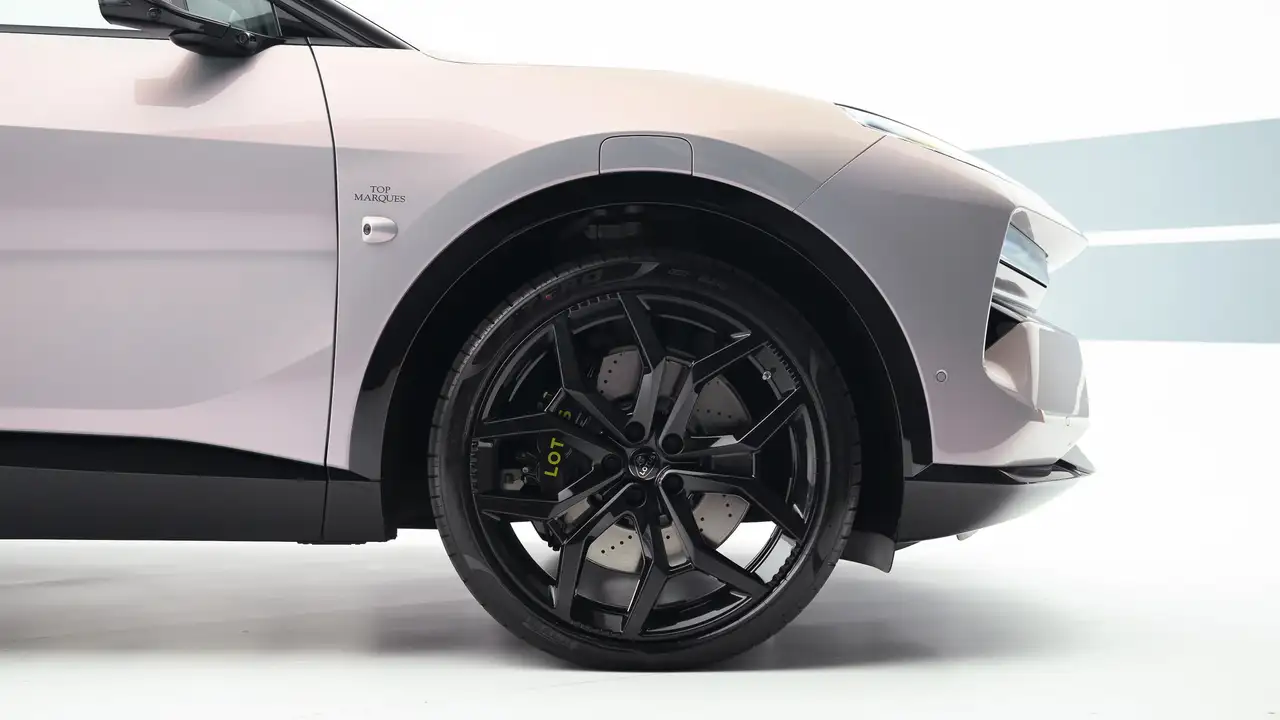 Lotus Eletre 2025