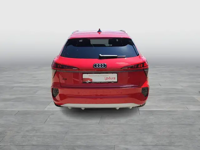 Audi Q3 view 5