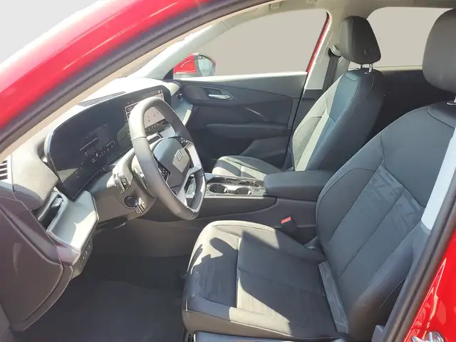 Audi Q3 view 8