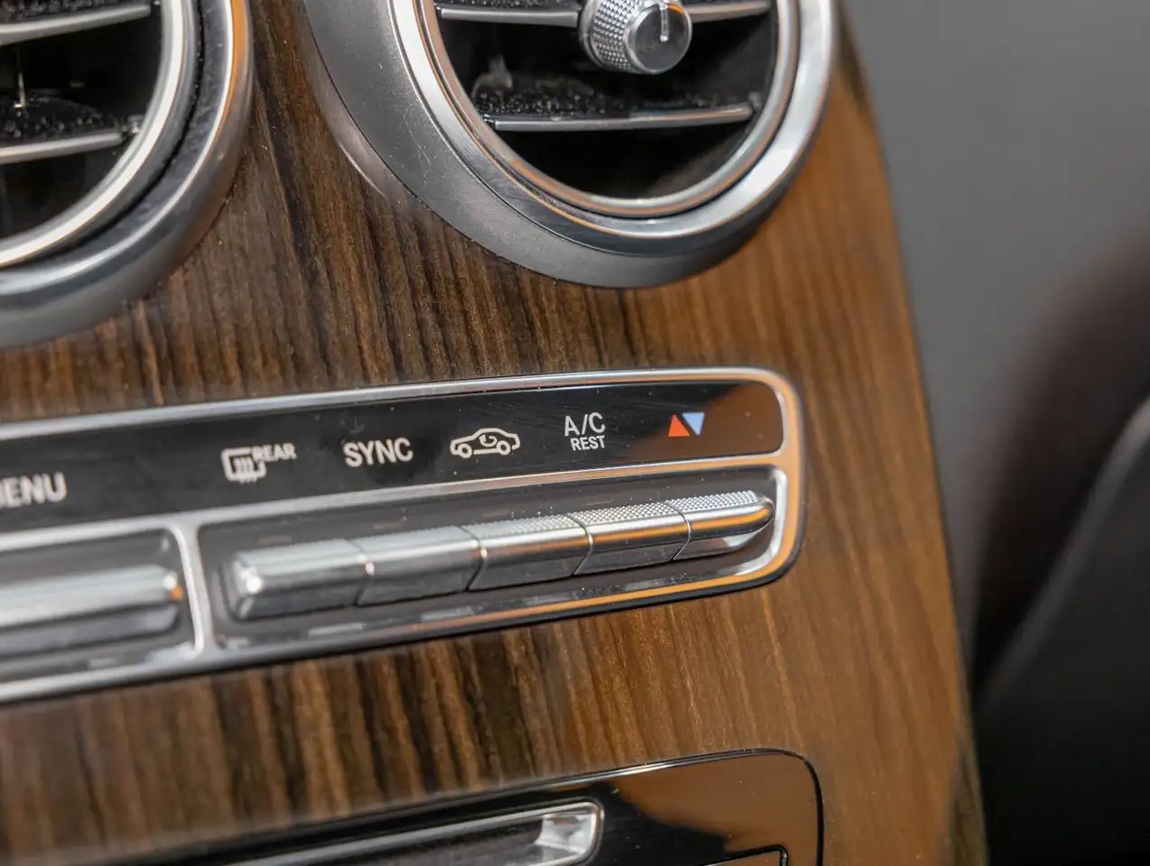 Mercedes-Benz GLC снимка Mercedes-Benz GLC