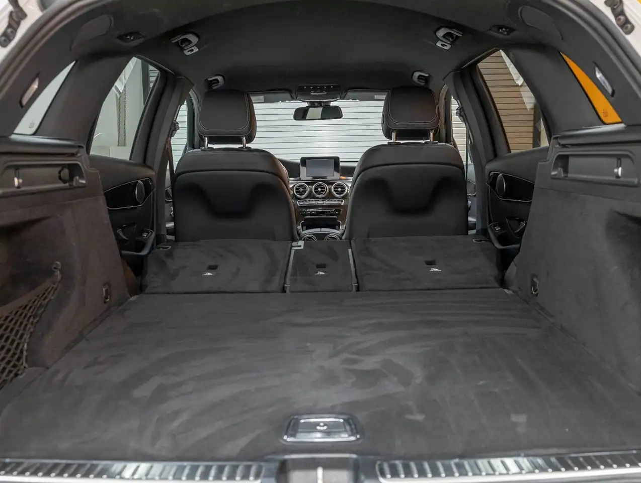 Mercedes-Benz GLC снимка Mercedes-Benz GLC