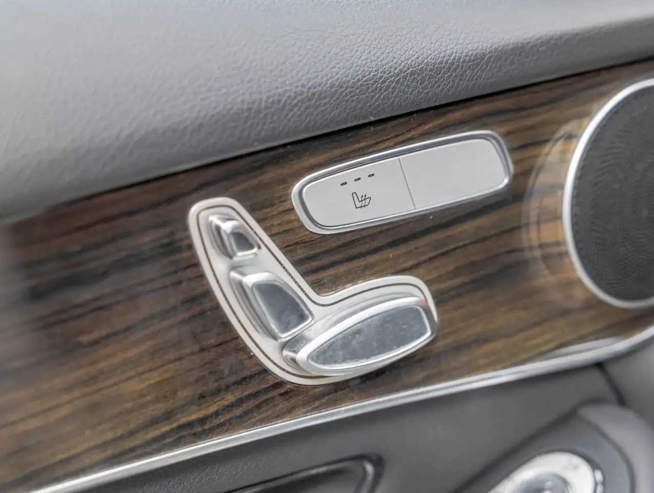 Mercedes-Benz GLC снимка Mercedes-Benz GLC