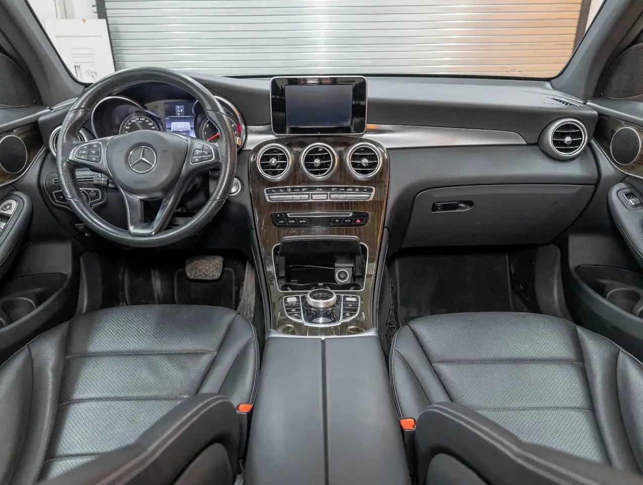 Mercedes-Benz GLC снимка Mercedes-Benz GLC