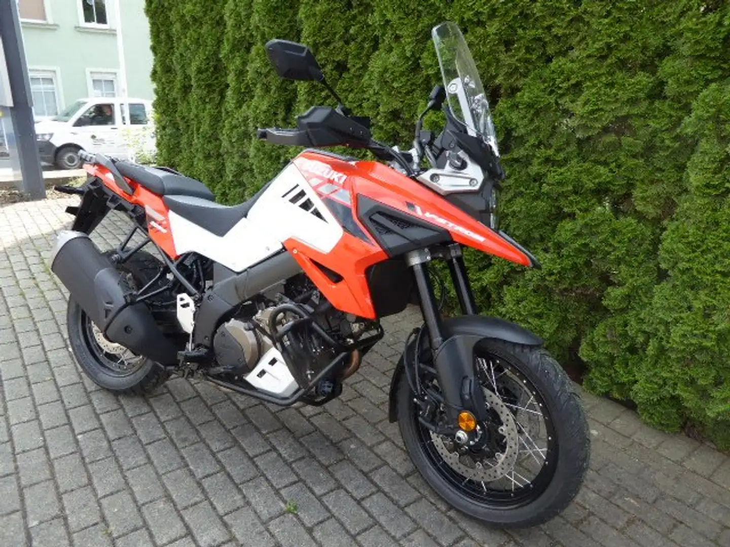 Suzuki V-Strom 1050 1050 XT, Modell 2022, Vorführfahrzeug, 0km Rot - 1