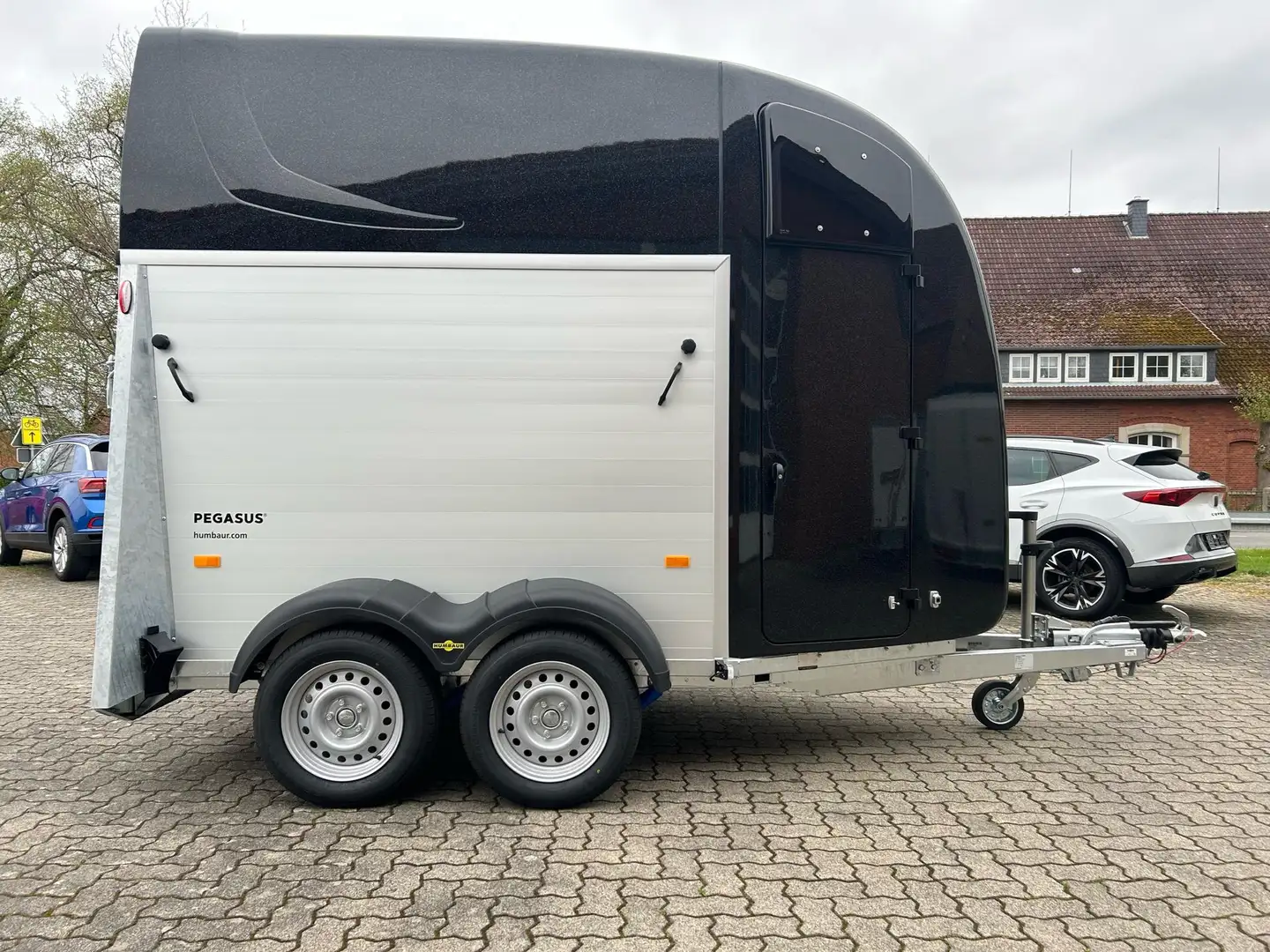 Humbaur Pferdeanhänger Pegasus 2400 2,4t 100km/h Black - 2