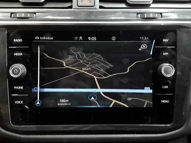 Volkswagen Tiguan view 12