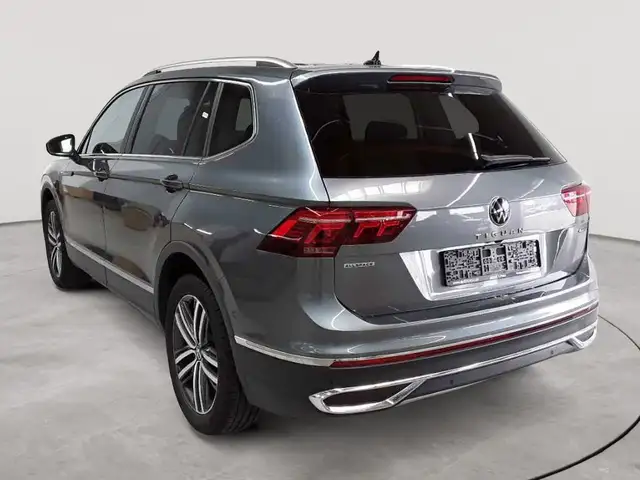 Volkswagen Tiguan view 5