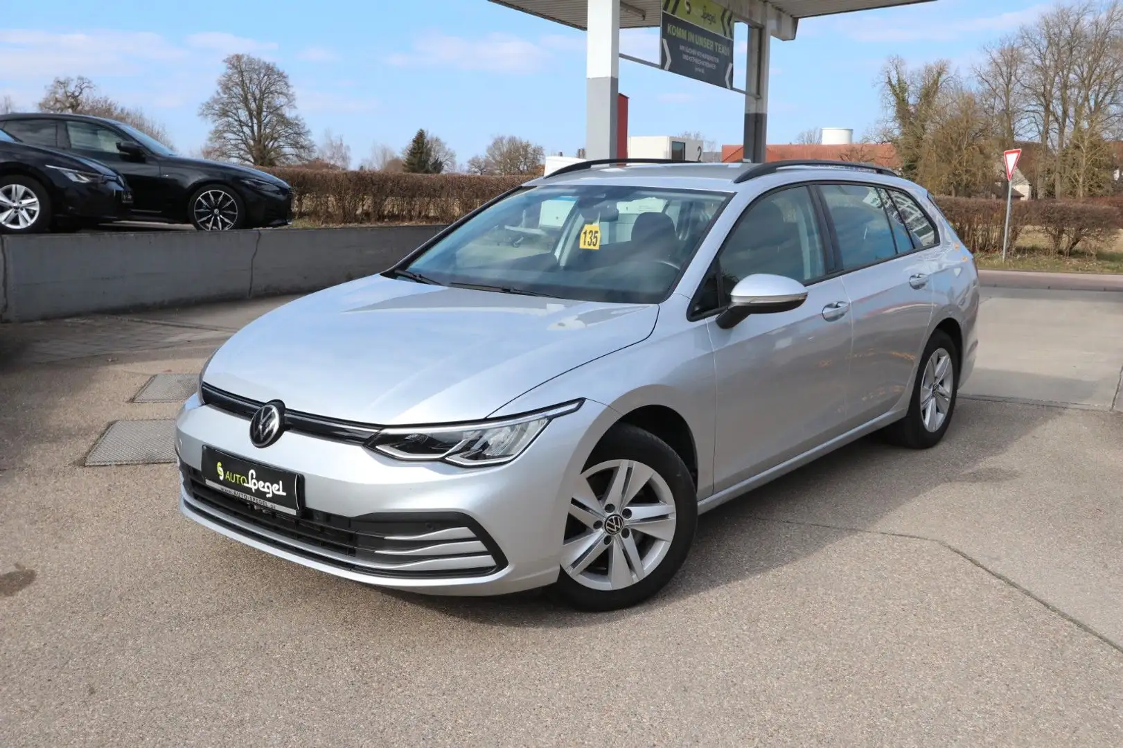 Volkswagen Golf VIII Variant Life LED Navi Carplay ACC DAB Zilver - 1