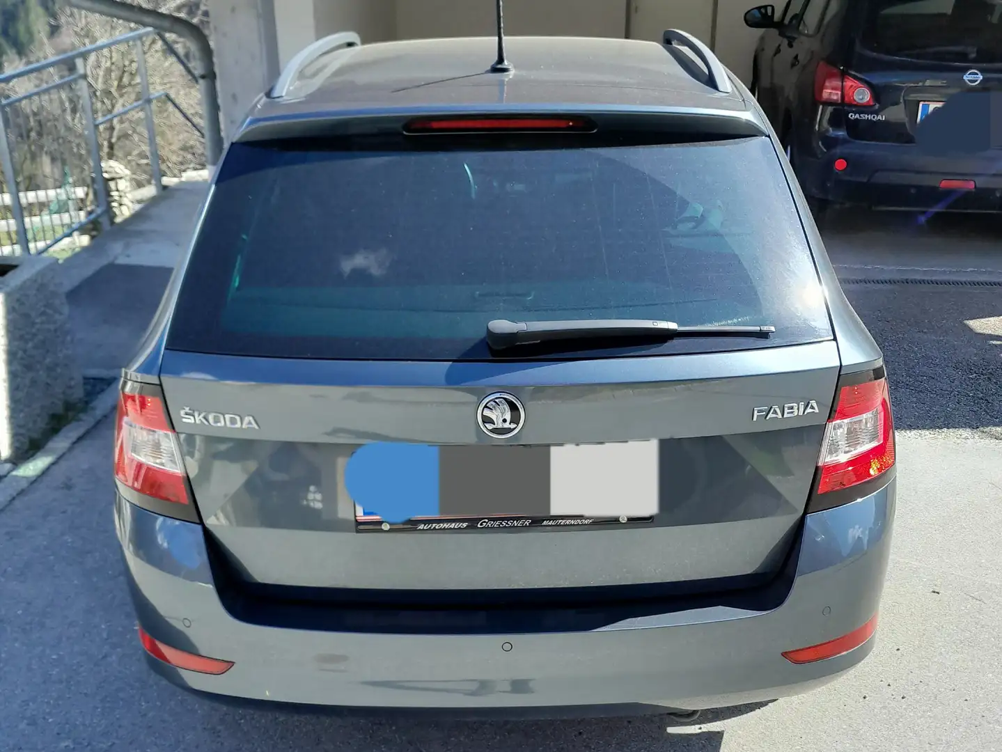 Skoda Fabia Fabia Combi Active 1,0 TSI Active Grau - 2