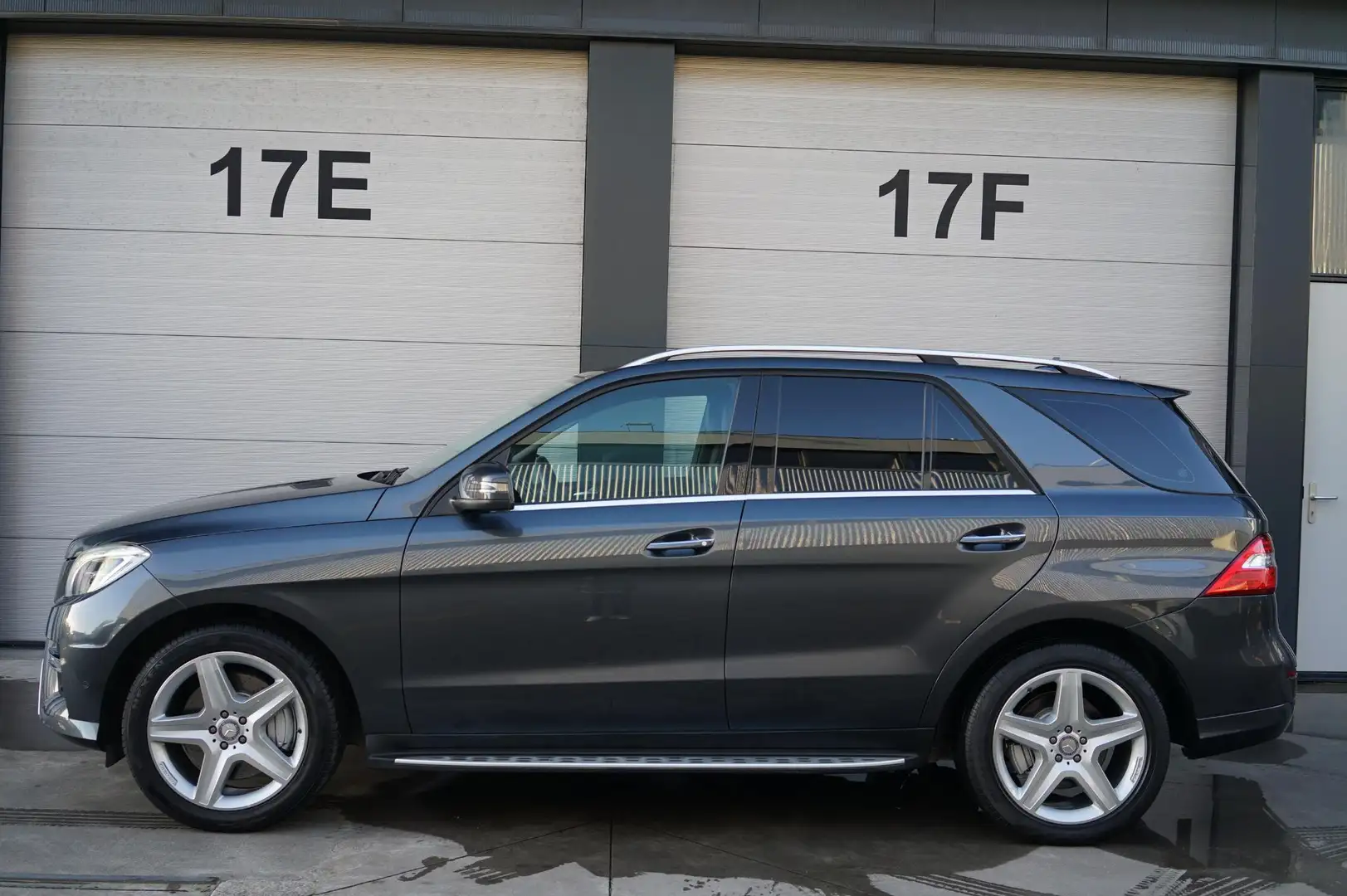 Mercedes-Benz ML 350 M-klasse AMG Grau - 1