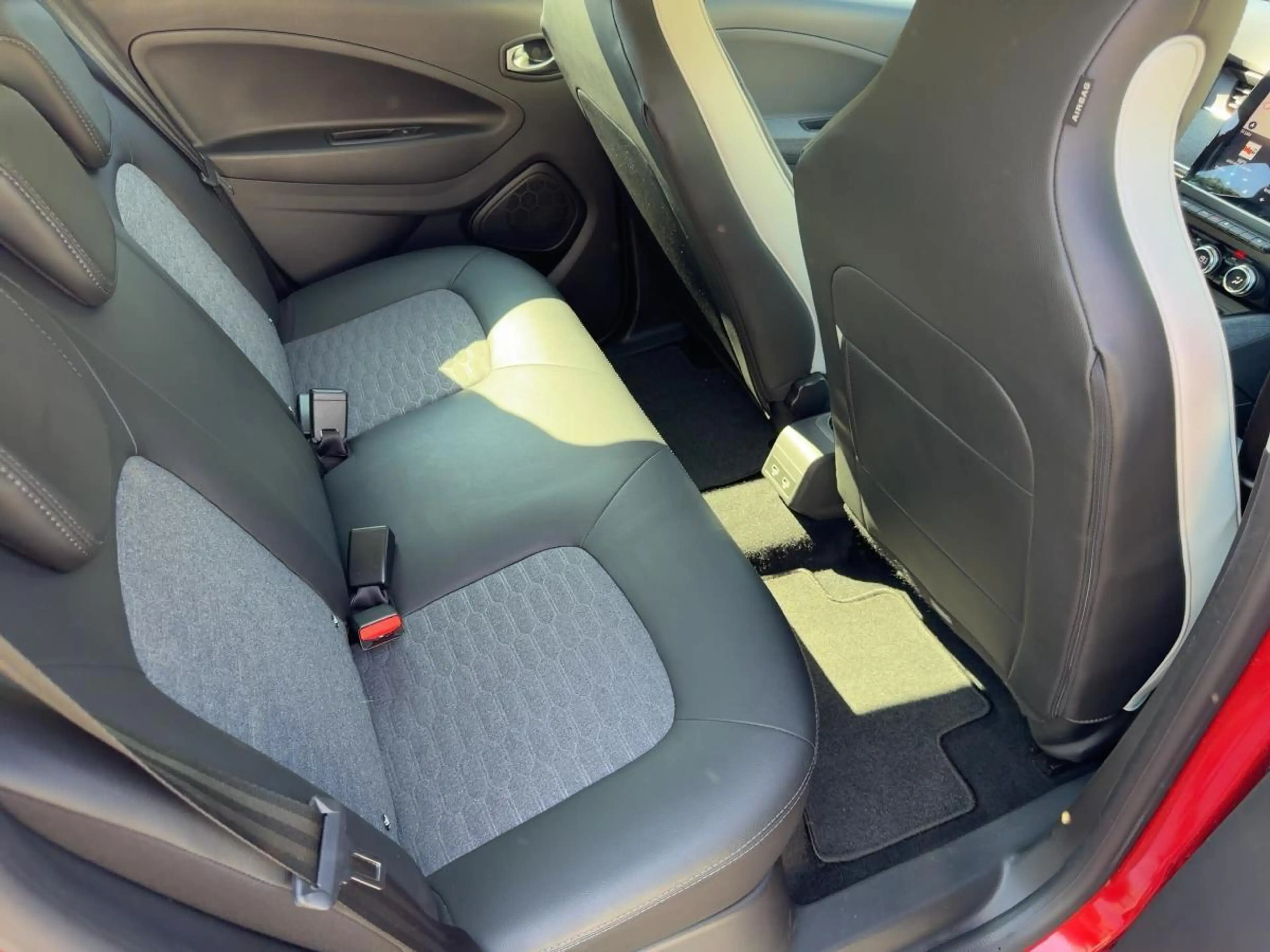Renault ZOE Intens R135 Batteriemiete Z.E.50 (52kWh) — photo 12