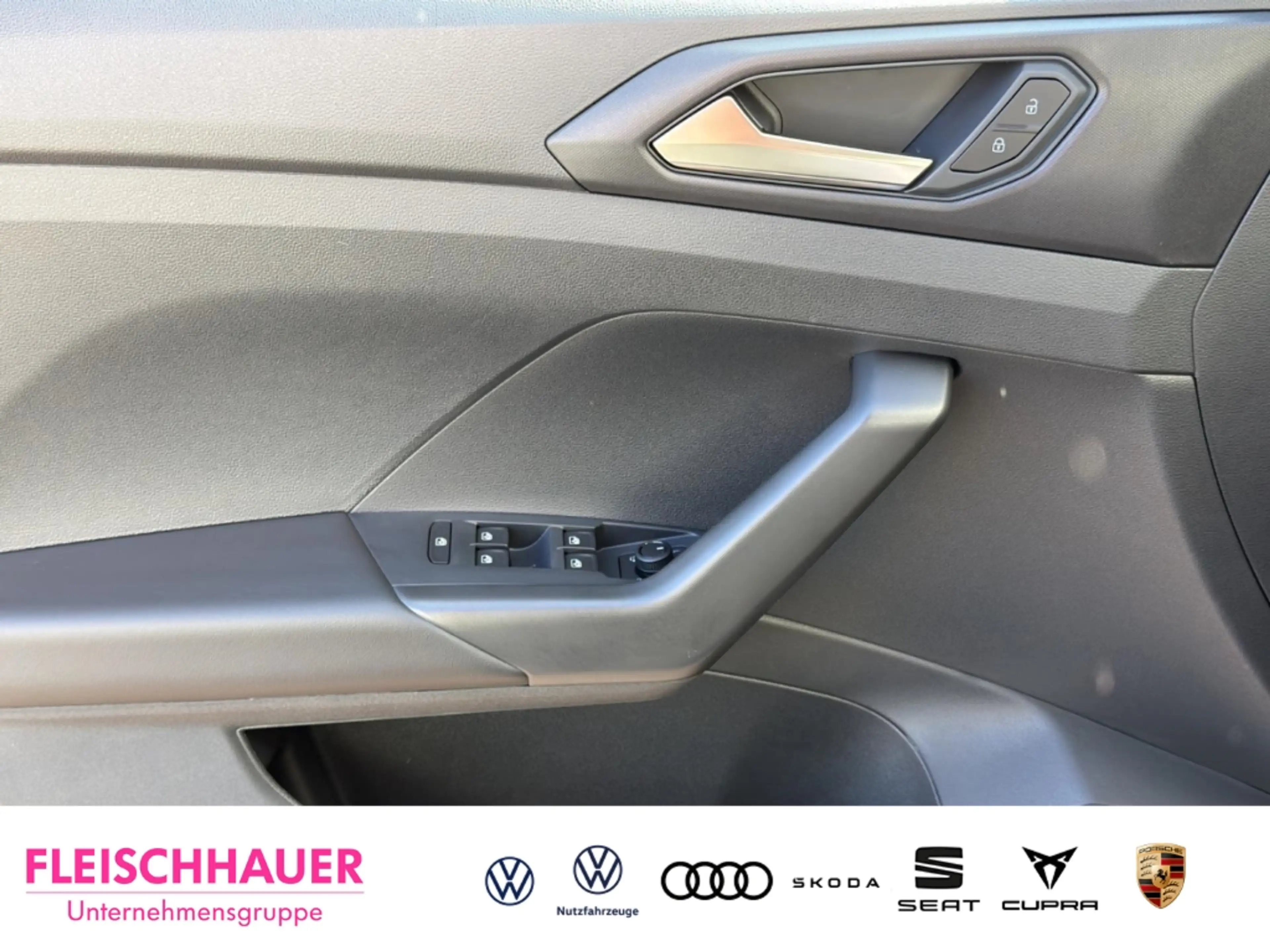 Volkswagen T-Cross Trend 1,0 TSI PDC+Apple-Carplay Android Auto+DAB+L — photo 9