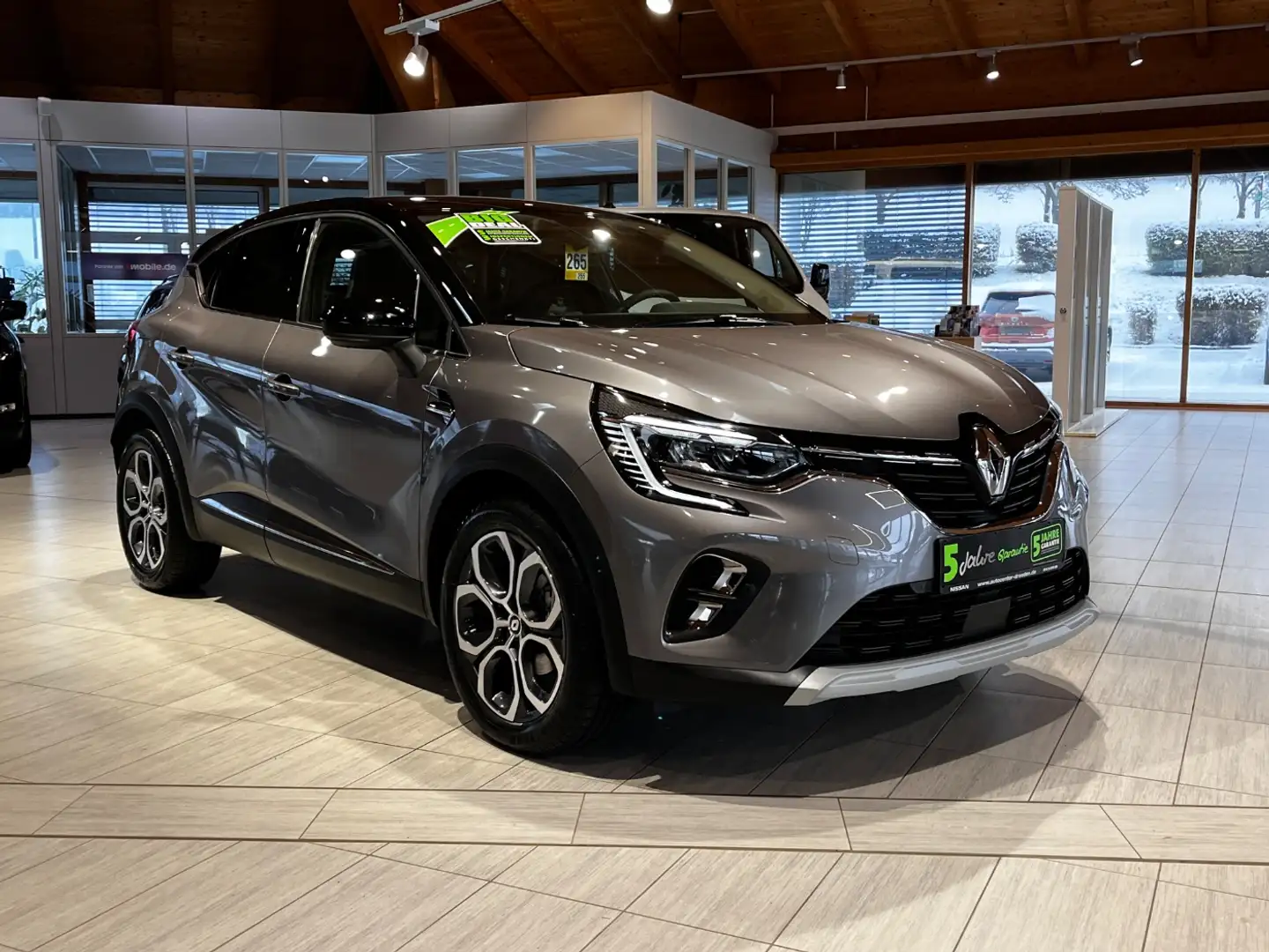 Renault Captur II 1.3 TCe 140 GPF Techno ACC+LED+Navi+LM Grau - 2