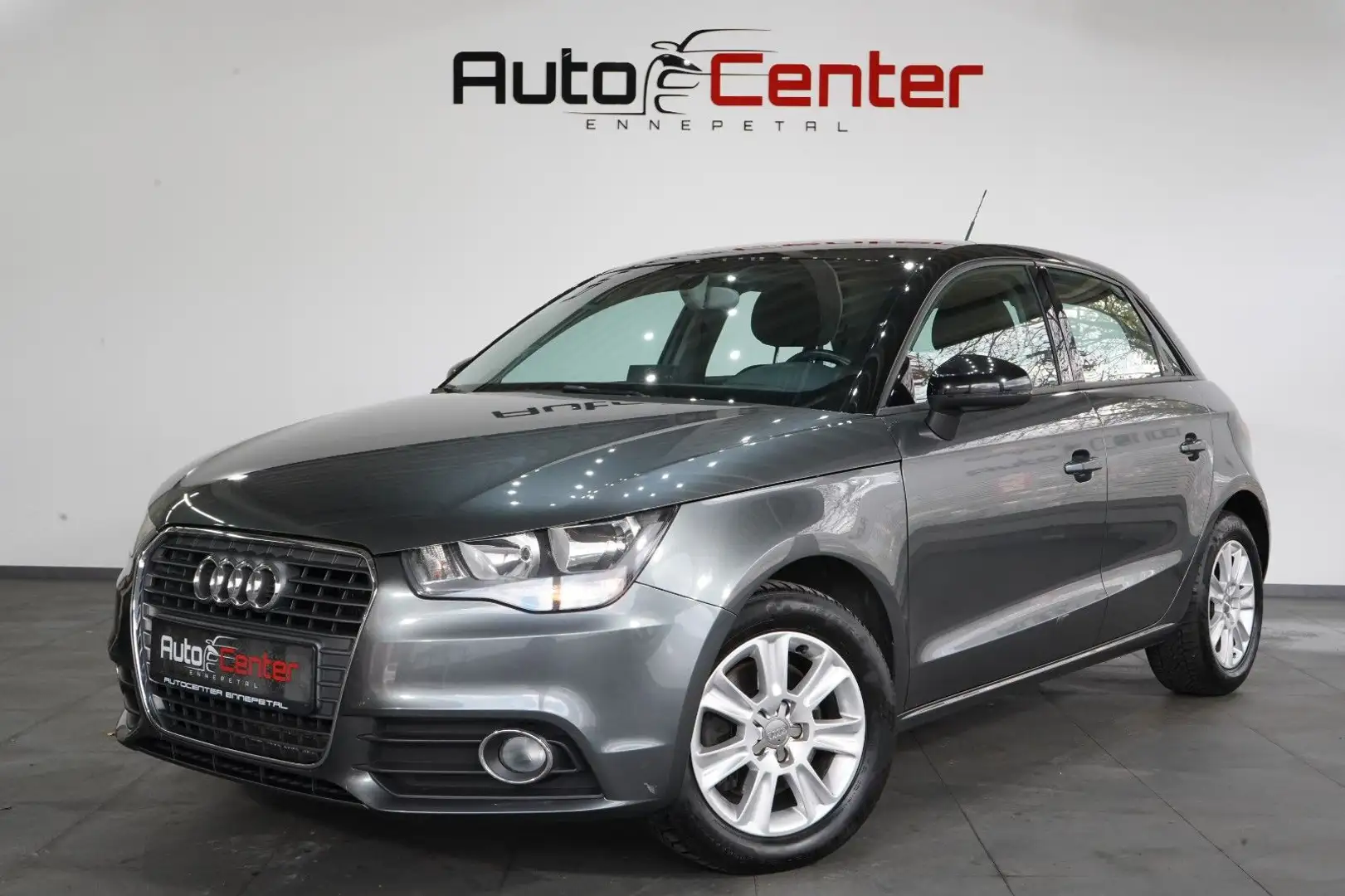 Audi A1 Sportback attraction 1,6 TDI*Navi*Sitzhz* Grau - 1