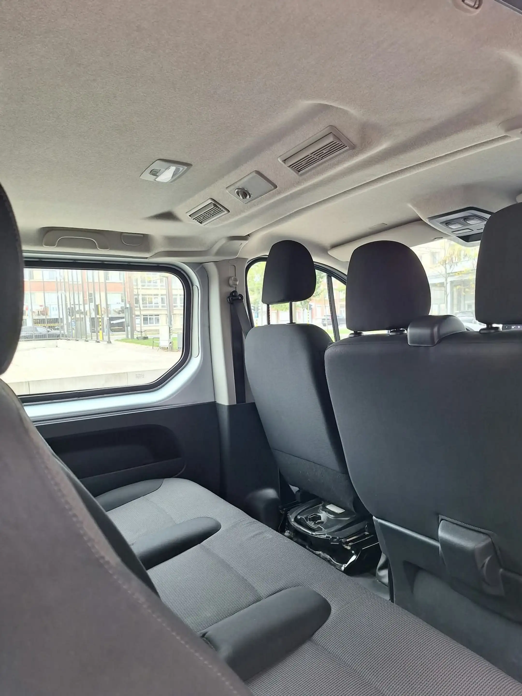 Renault Trafic Zen Energy 2.0 diesel — photo 21