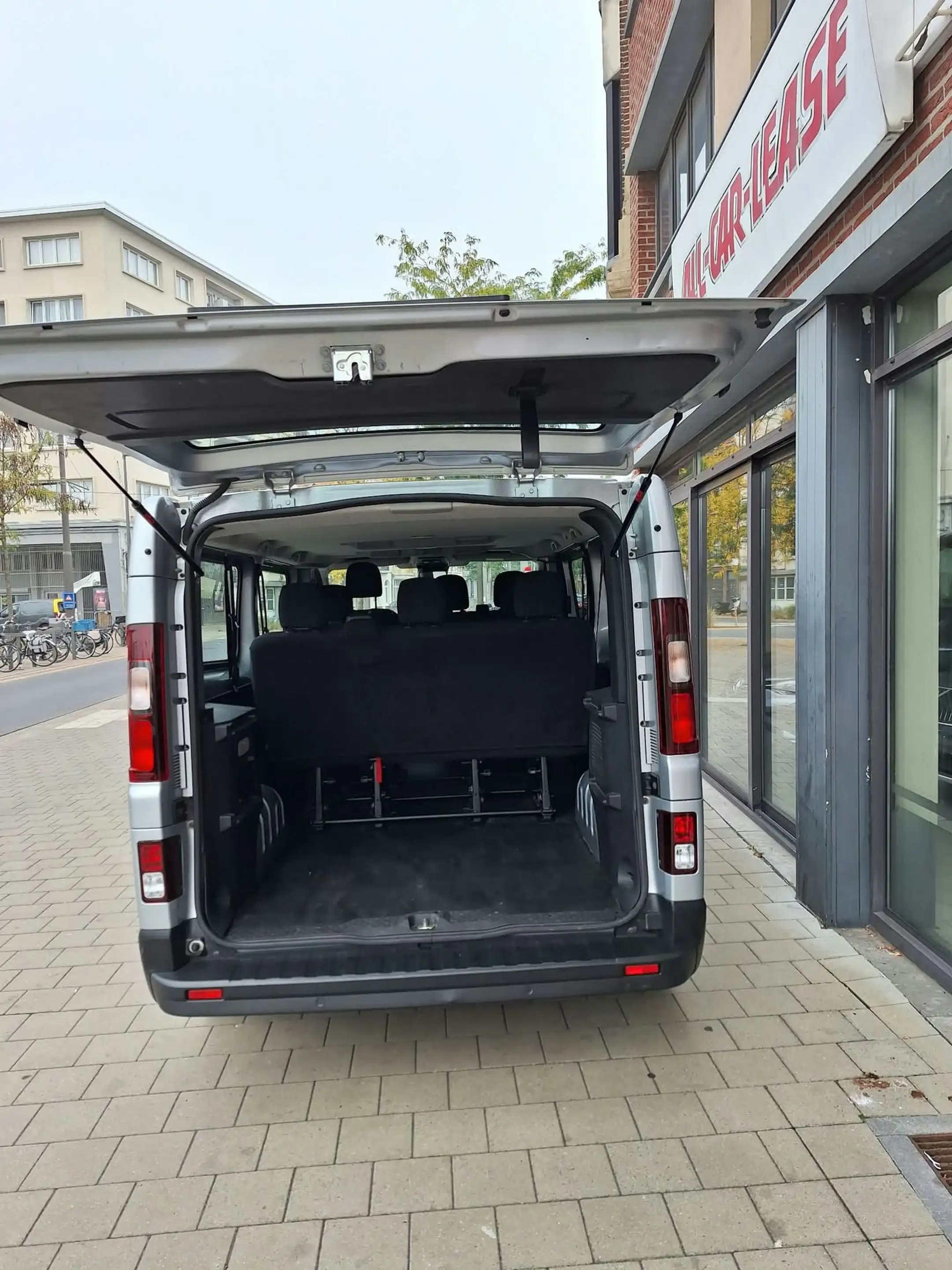 Renault Trafic Zen Energy 2.0 diesel — photo 10