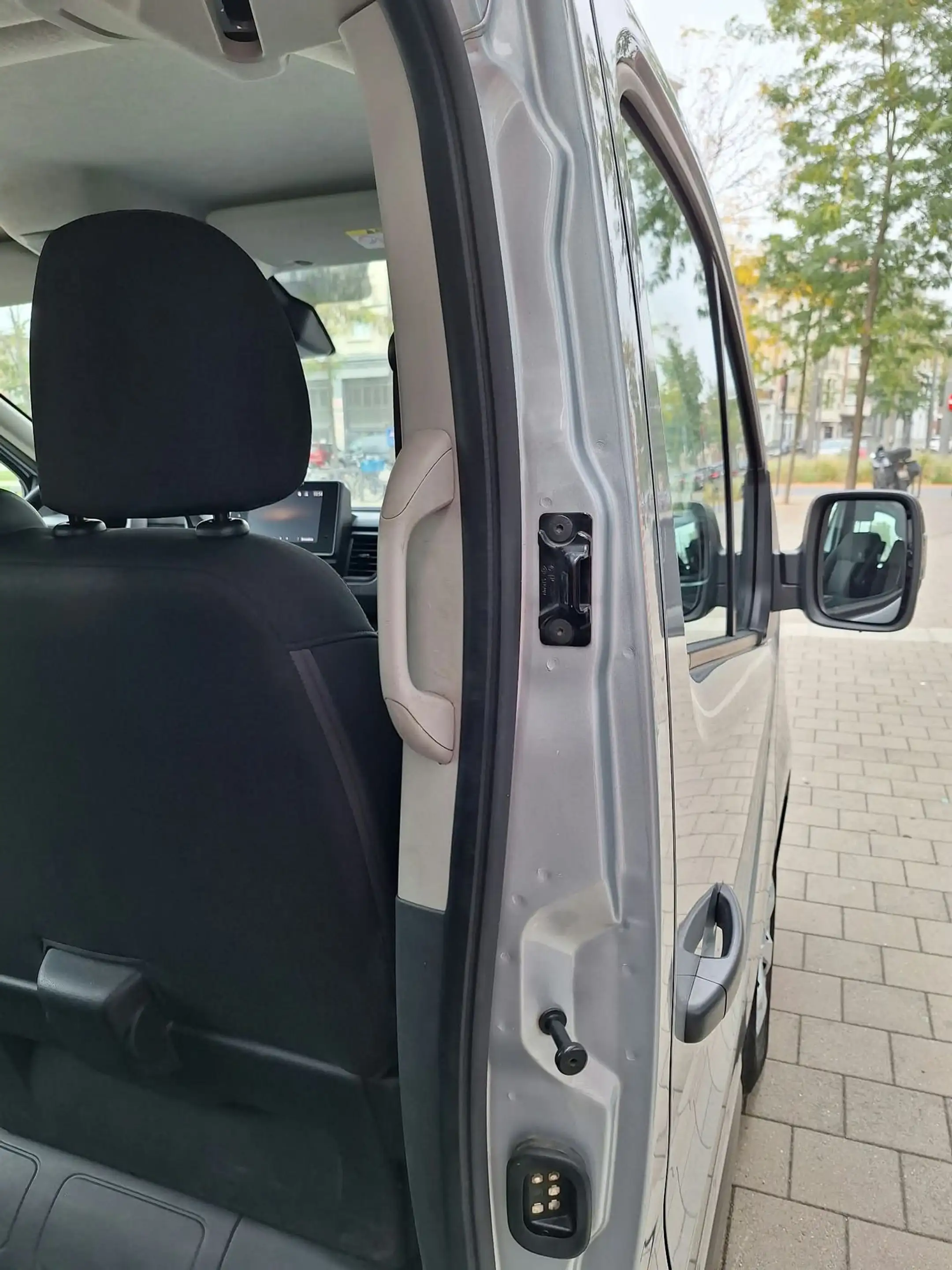 Renault Trafic Zen Energy 2.0 diesel — photo 22