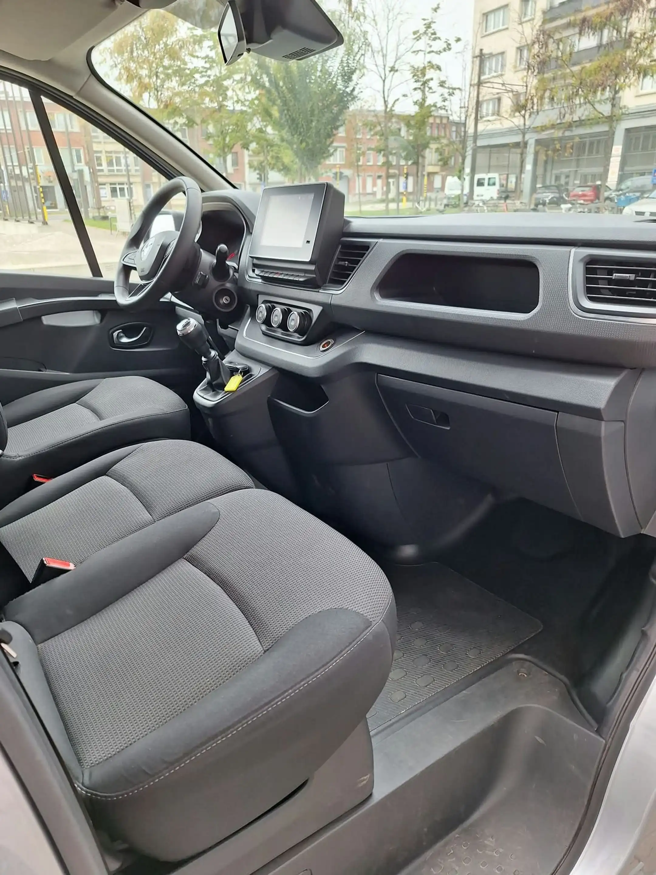 Renault Trafic Zen Energy 2.0 diesel — photo 26