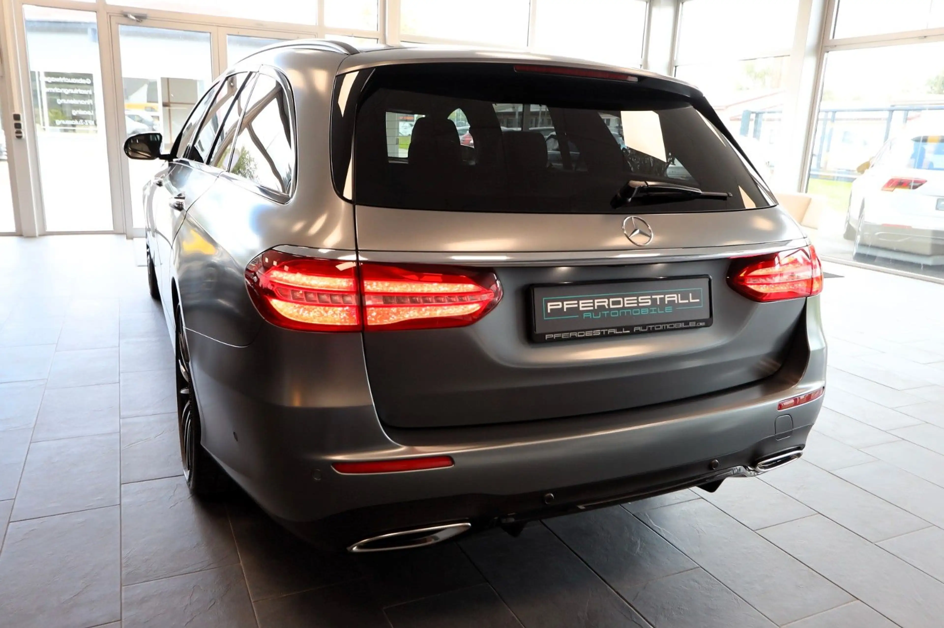 Mercedes-Benz E 400 T-Modell 4Matic AMG Burmester Softclose — photo 6