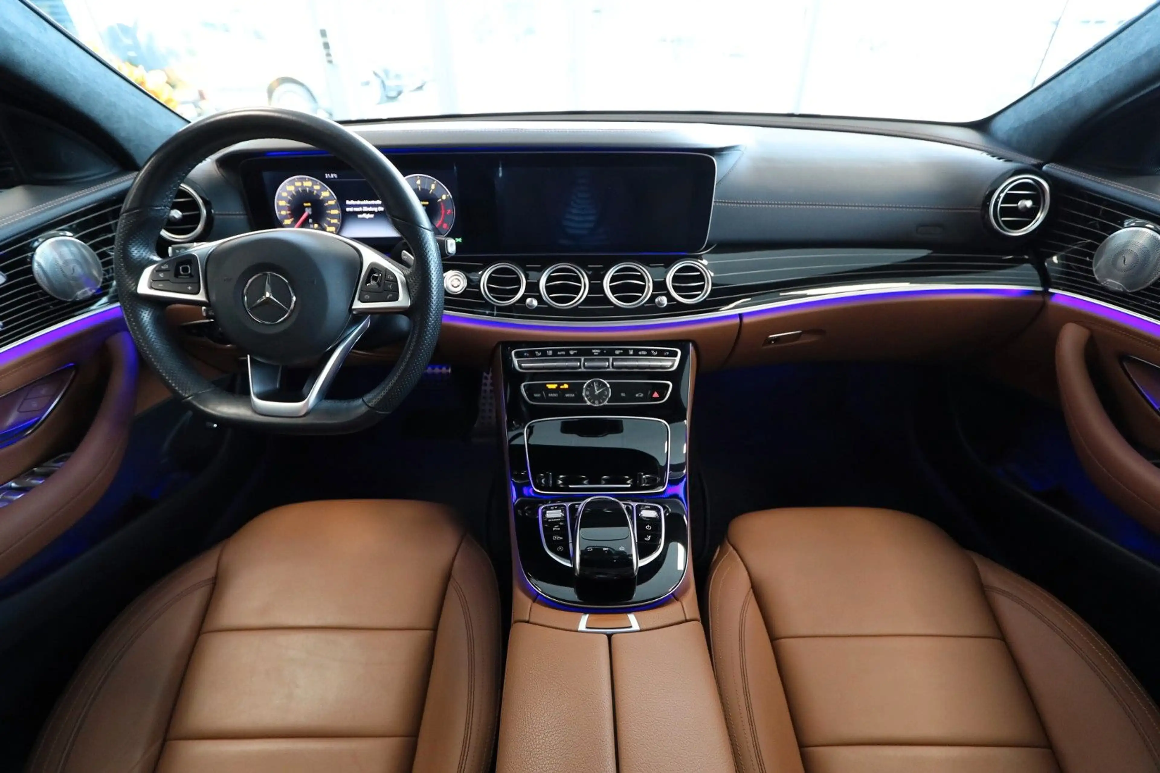 Mercedes-Benz E 400 T-Modell 4Matic AMG Burmester Softclose — photo 19