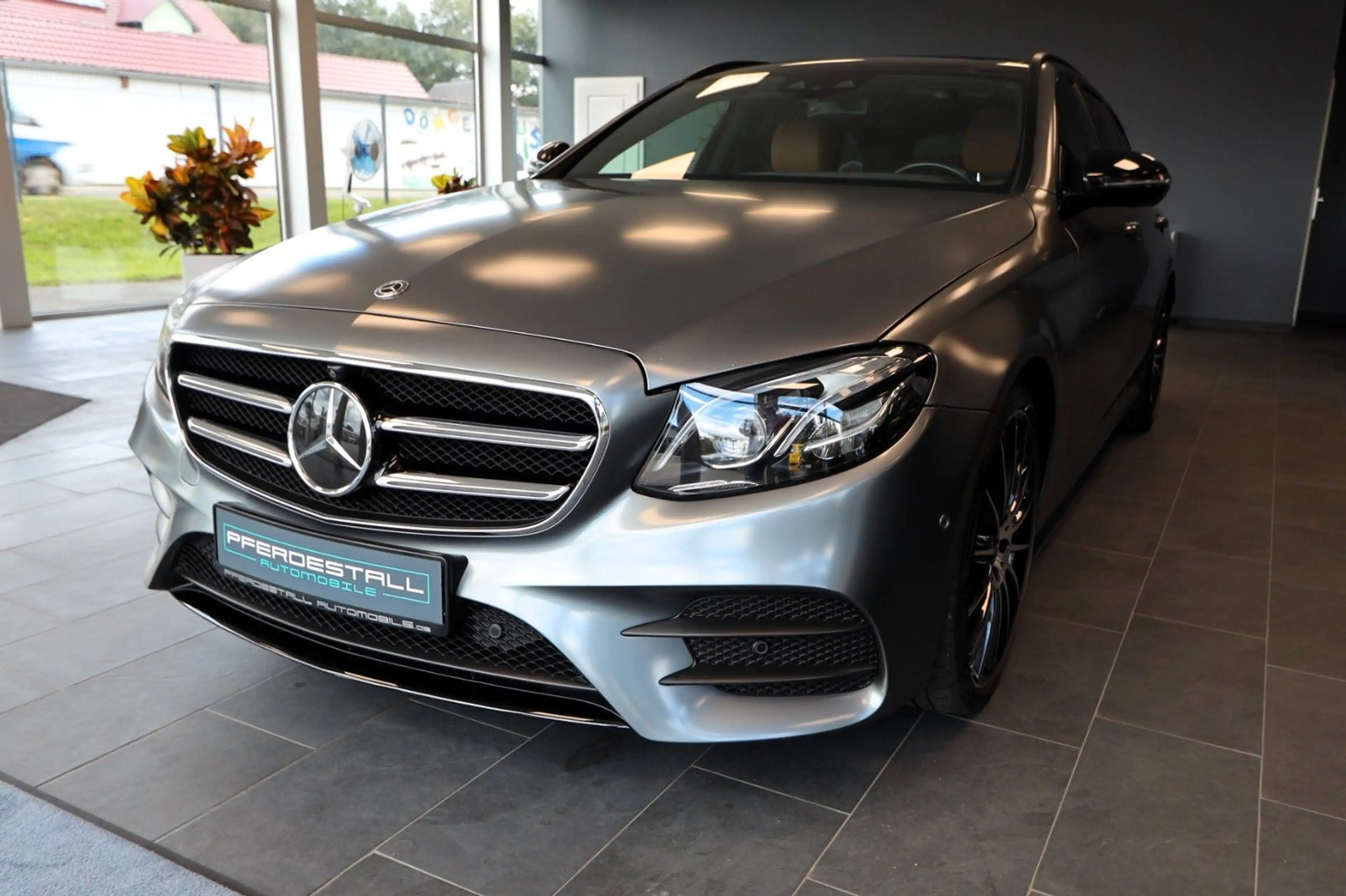 Mercedes-Benz E 400 T-Modell 4Matic AMG Burmester Softclose — photo 3