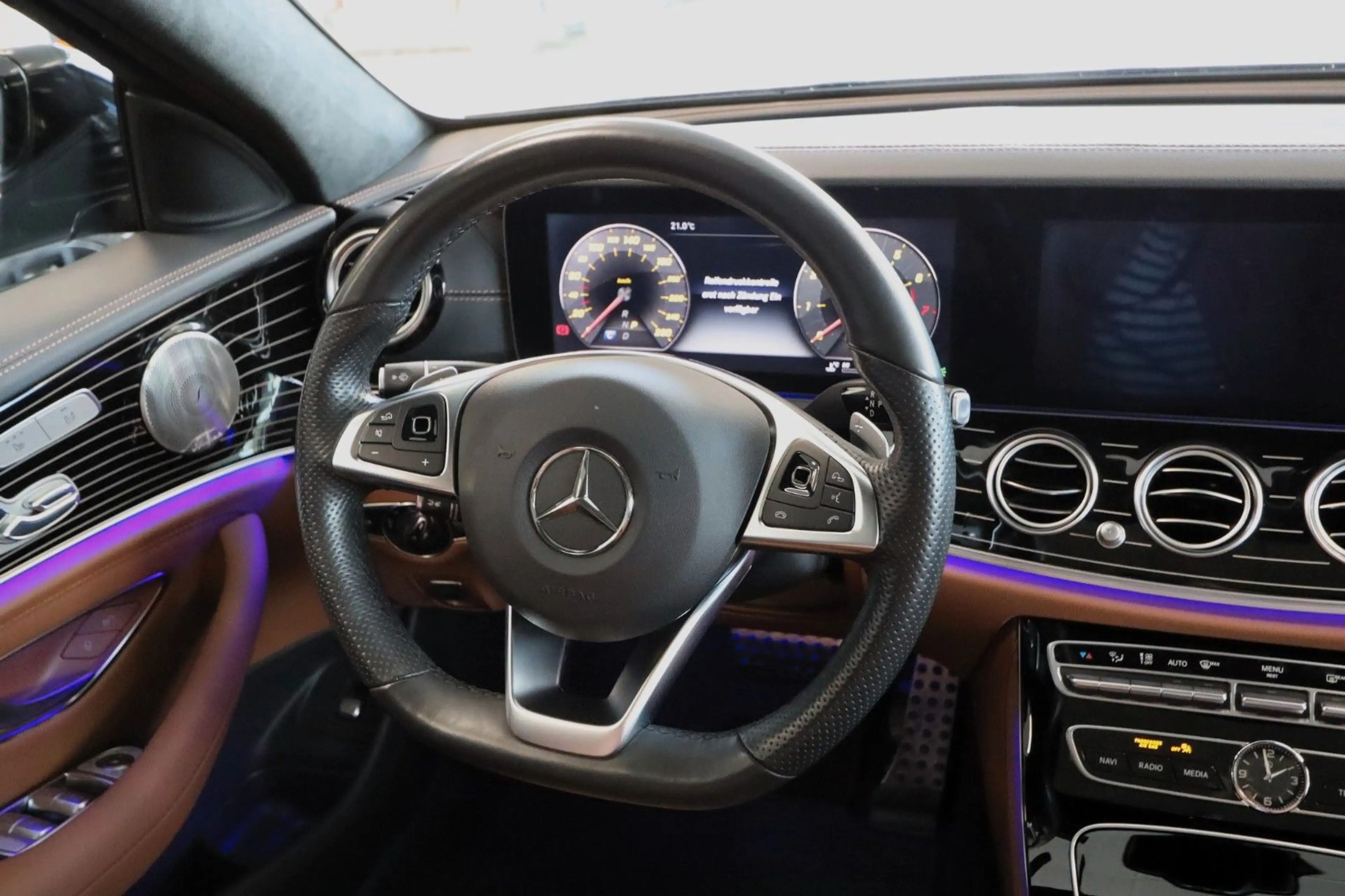 Mercedes-Benz E 400 T-Modell 4Matic AMG Burmester Softclose — photo 20