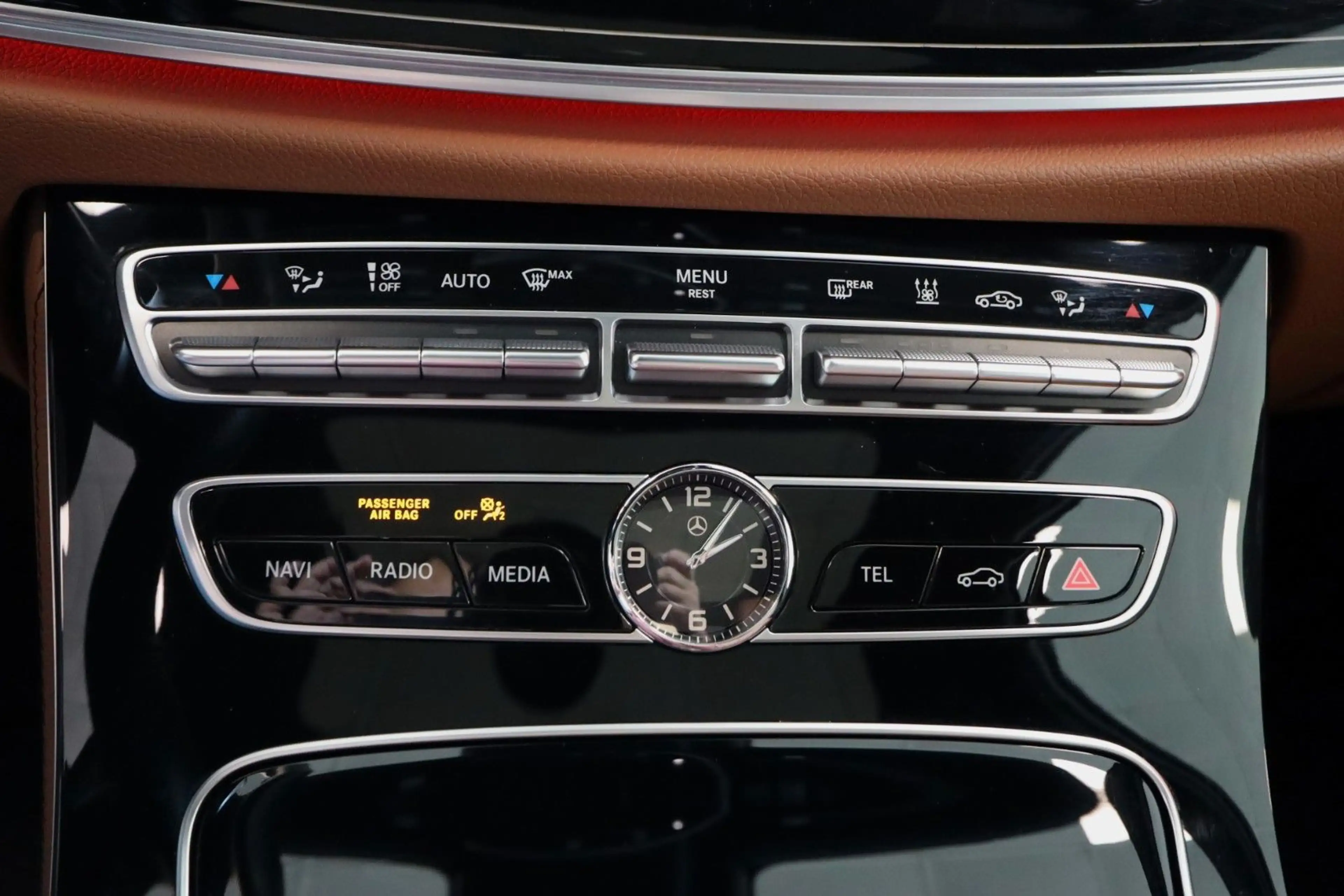 Mercedes-Benz E 400 T-Modell 4Matic AMG Burmester Softclose — photo 26