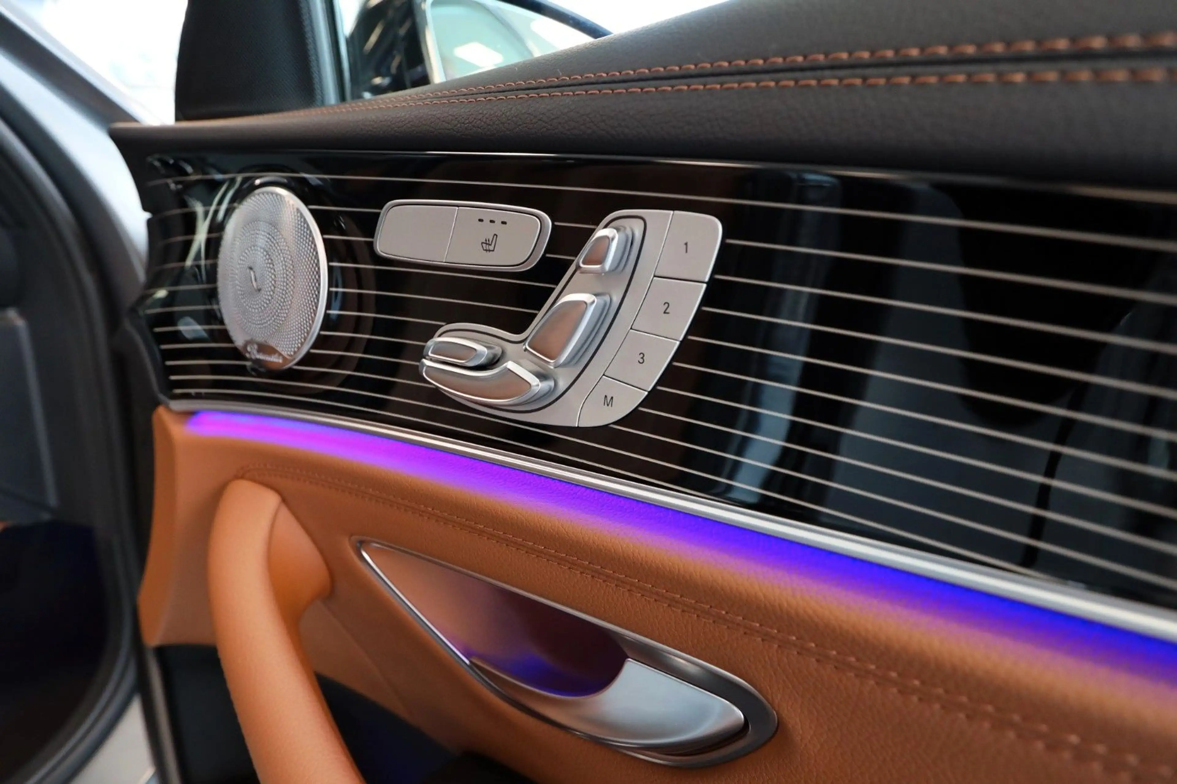 Mercedes-Benz E 400 T-Modell 4Matic AMG Burmester Softclose — photo 12
