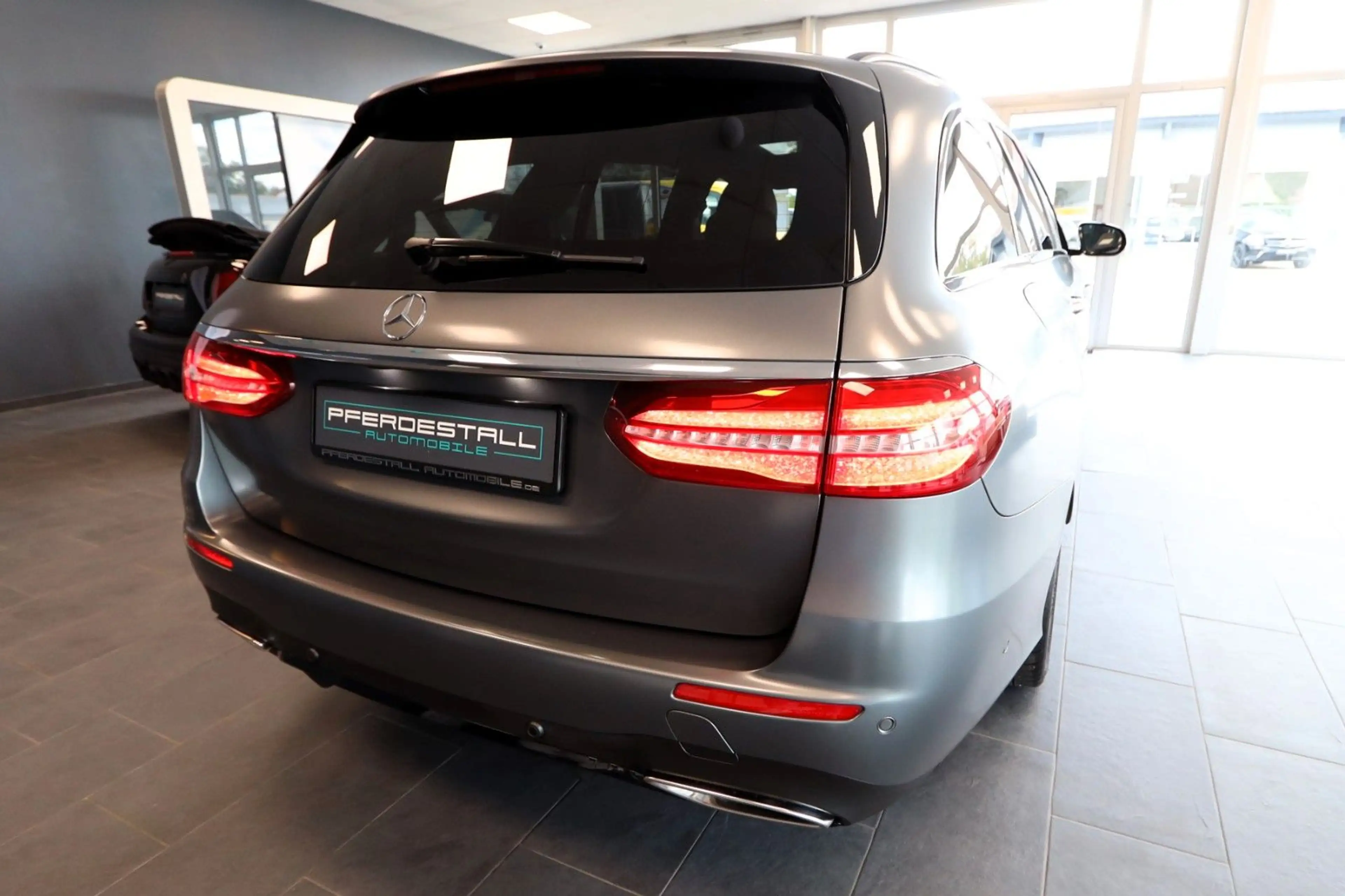 Mercedes-Benz E 400 T-Modell 4Matic AMG Burmester Softclose — photo 8