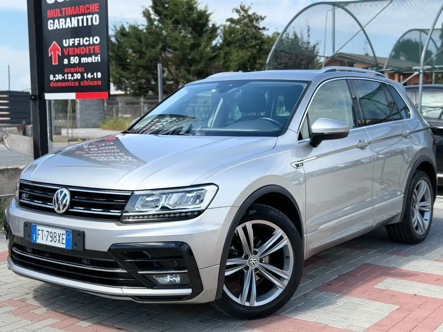 Volkswagen Tiguan 2.0 TDI SCR DSG R-LINE EXTERIOR PACK 150CV DSG Zilver - 2