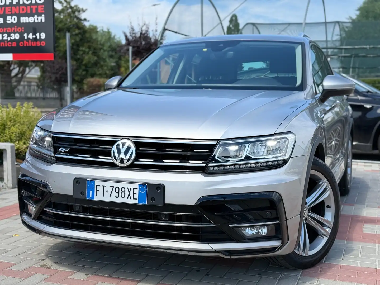 Volkswagen Tiguan 2.0 TDI SCR DSG R-LINE EXTERIOR PACK 150CV DSG Zilver - 1