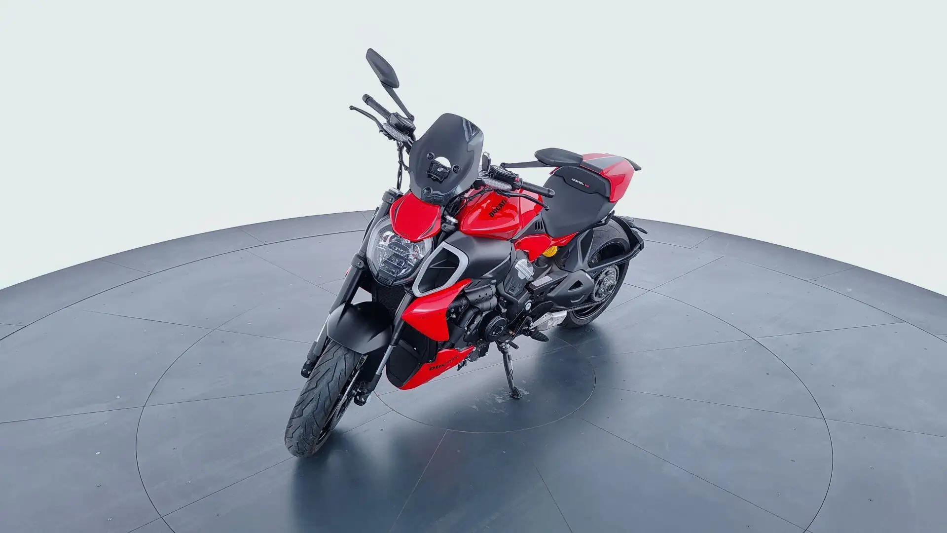 Ducati Diavel V4 - 1
