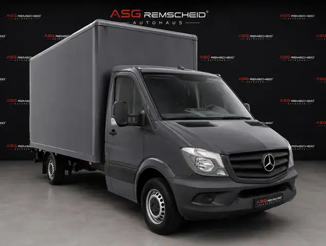 Mercedes-Benz Sprinter view 4